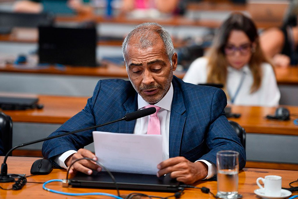 Romário apresentou relatório favorável à sugestão legislativa, que passa a tramitar como projeto de lei - Foto: Edilson Rodrigues/Agência Senado
