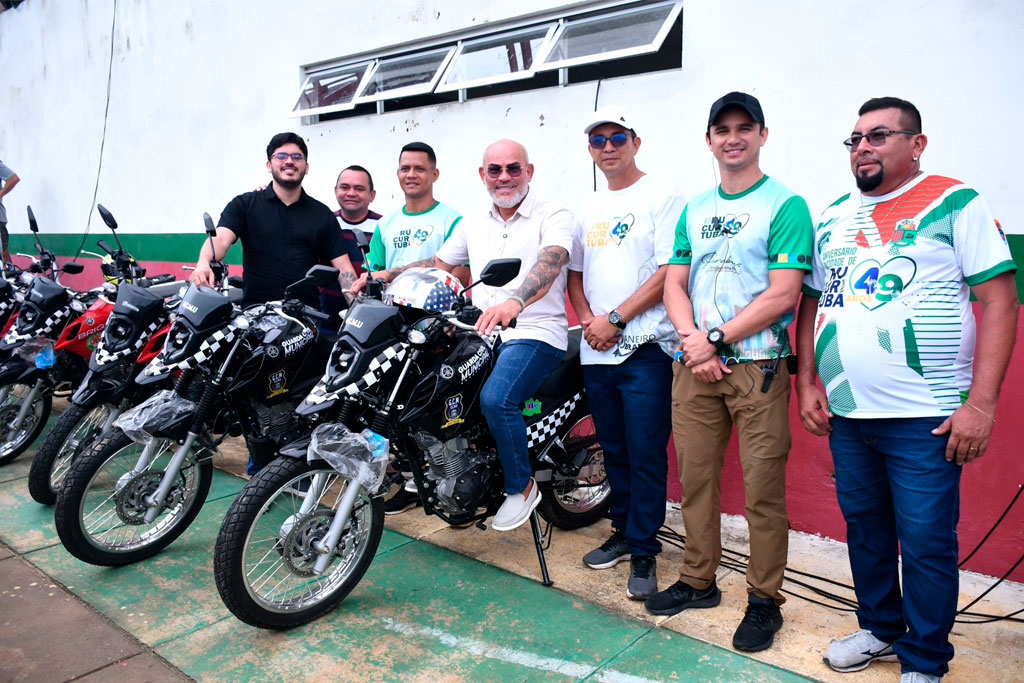 Deputado Cabo Maciel (PL-AM) entrega veículos, oriundos de emenda parlamentar, para reforçar a Guarda Municipal de Urucurituba - Foto: Paulo Ferraz