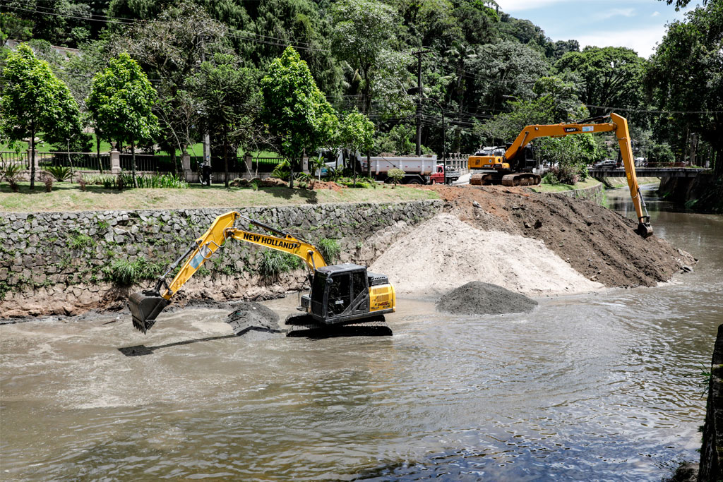 Programa Limpa Rio em Petrópolis, na Região Serrana. Foto: Ernesto Carriço