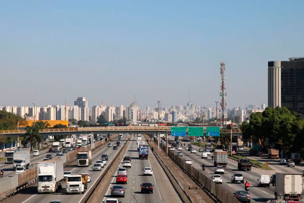Trecho da Via Dutra (BR-116) – Foto: Rovena Rosa/Agência Brasil