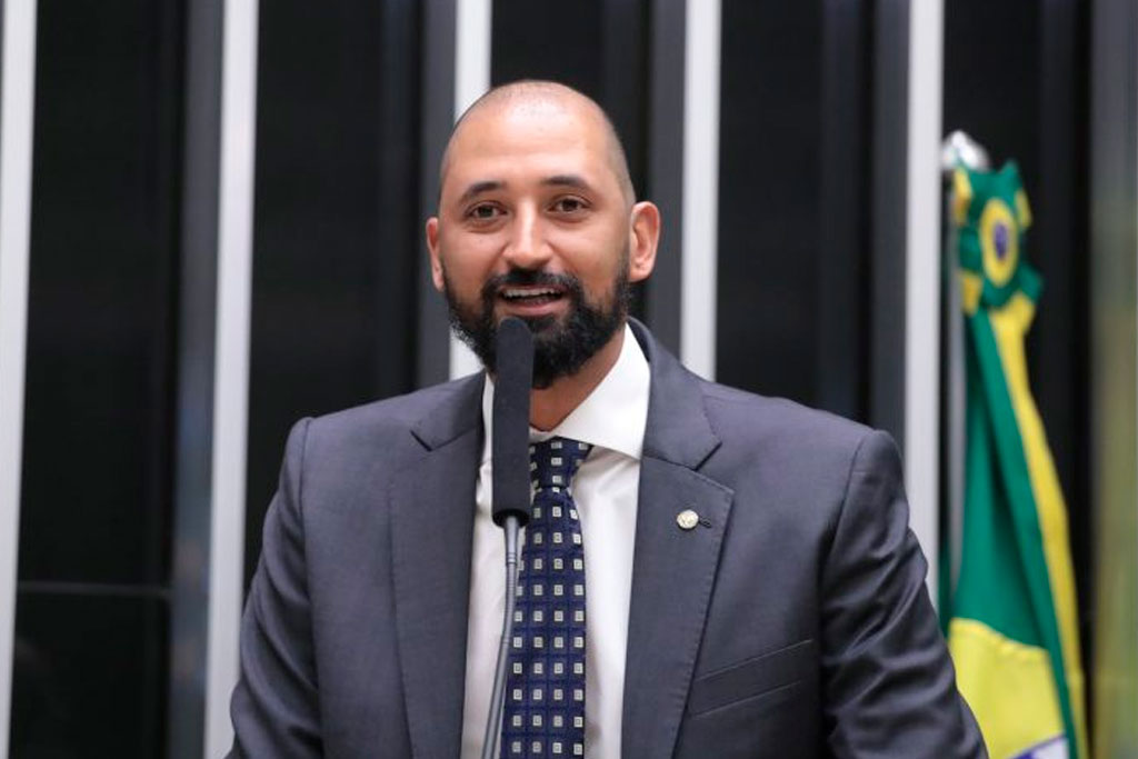 O relator, deputado Mauricio do Vôlei (PL-MG), defendeu a aprovação da medida – Foto: Bruno Spada/Câmara dos Deputados