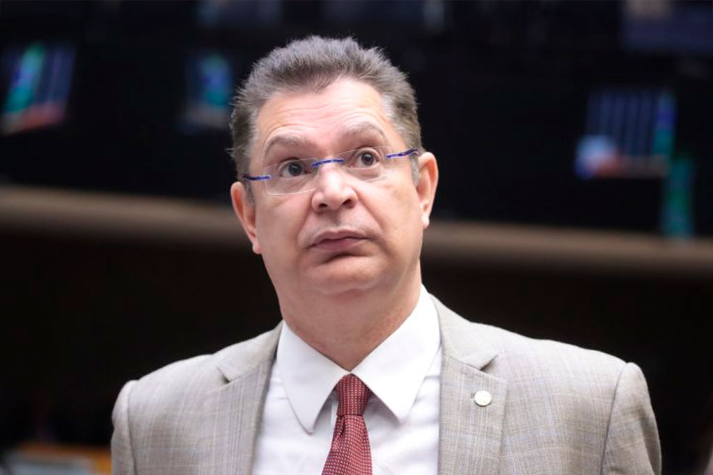 O deputado Sóstenes Cavalcante (PL-RJ), autor da proposta – Foto: Bruno Spada/Câmara dos Deputados