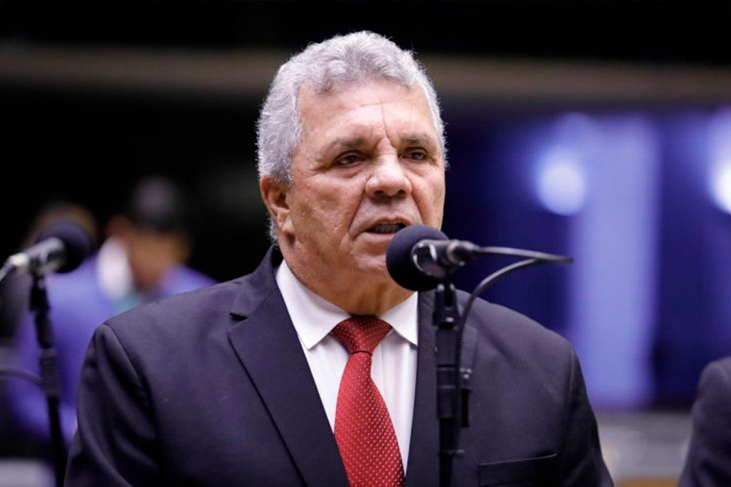 Autor da proposta deputado Alberto Fraga (PL-DF): medida busca aumentar a segurança de crianças e adolescentes – Foto: Mario Agra / Câmara dos Deputados
