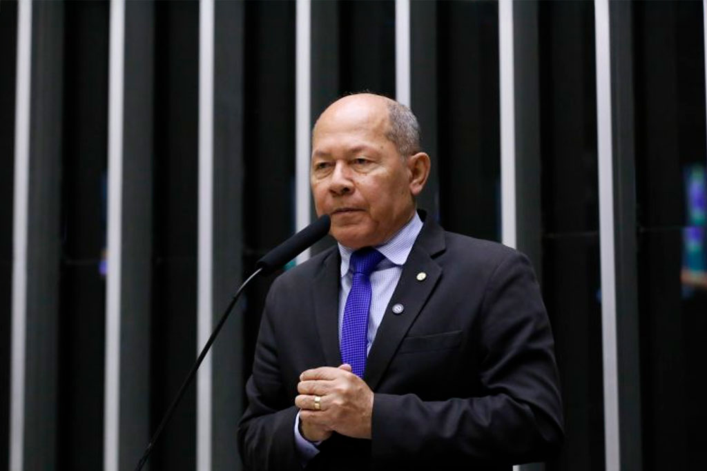 O autor da proposta, deputado Coronel Chrisóstomo (PL-RO) – Foto: Kayo Magalhães/Câmara dos Deputados