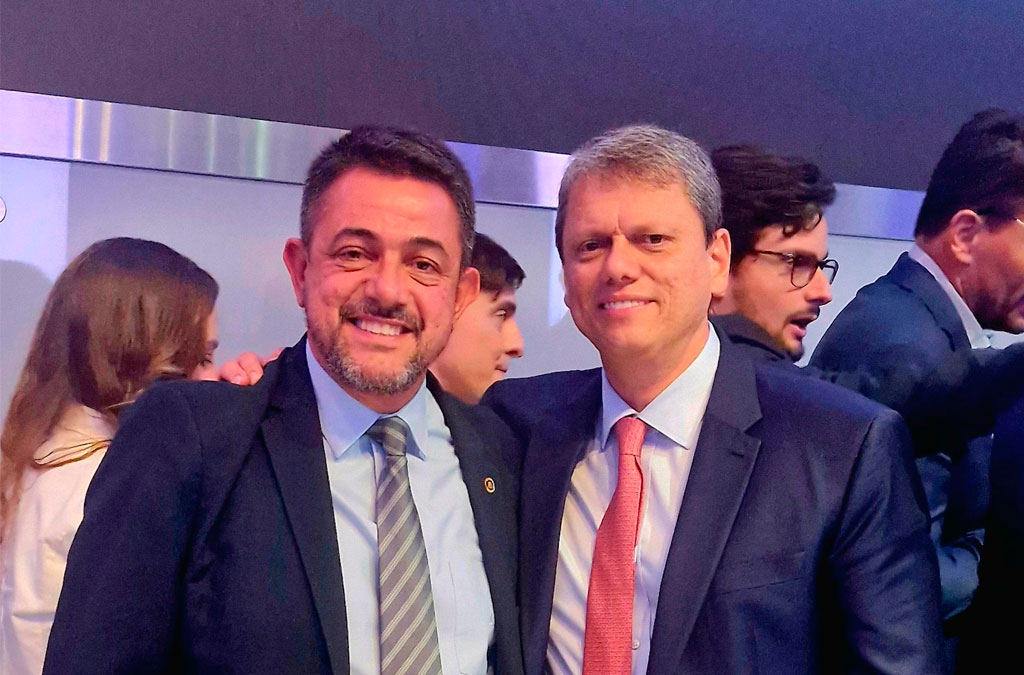 Deputado Estadual Danilo Balas (PL-SP) com o Governador Tarcísio de Freitas - Foto: divulgaçao/ALESP