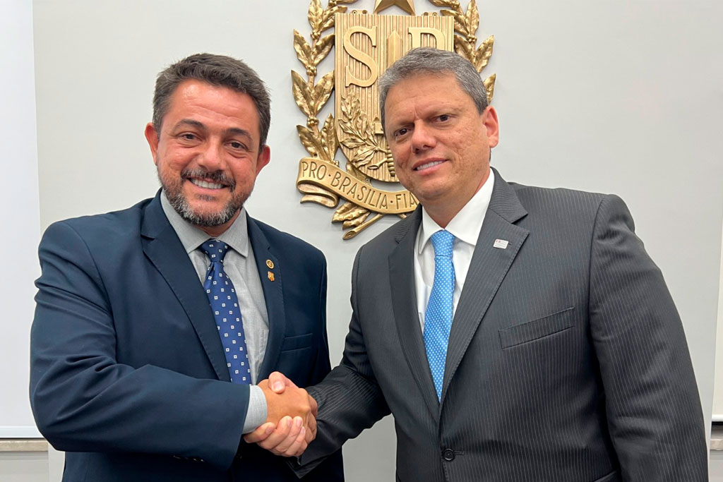 Deputado Estadual Danilo Balas (PL-SP) com o Governador Tarcísio de Freitas - Foto: Da assessoria do deputado Agente Federal Danilo Balas