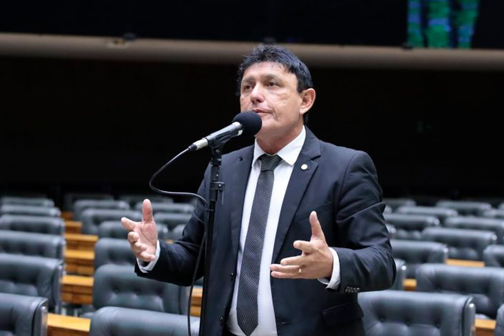 Delegado Éder Mauro (PL-PA): medida reforça a função social do programa - Foto: Bruno Spada/Câmara dos Deputados