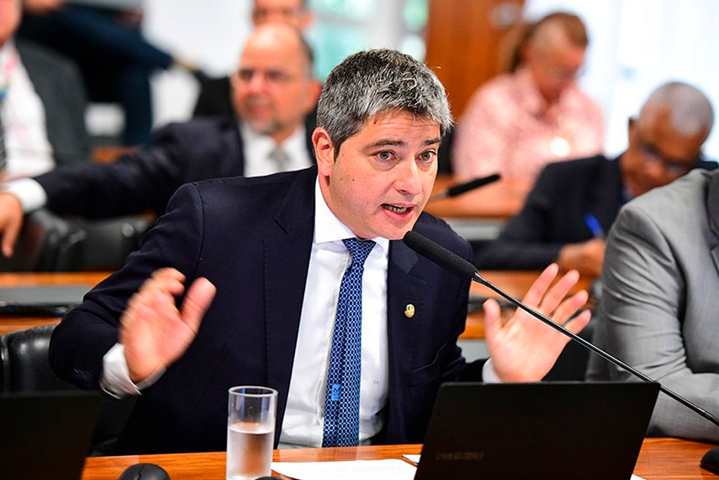 O senador Carlos Portinho (PL-RJ) é autor de um dos requerimentos para o debate - Foto: Edilson Rodrigues/Agência Senado