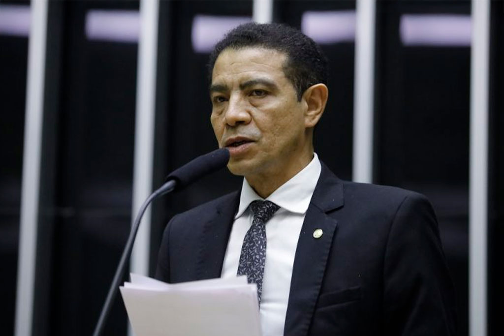 O deputado Pastor Gil (PL-MA) é o autor da proposta – Foto: Mário Agra/Câmara dos Deputados