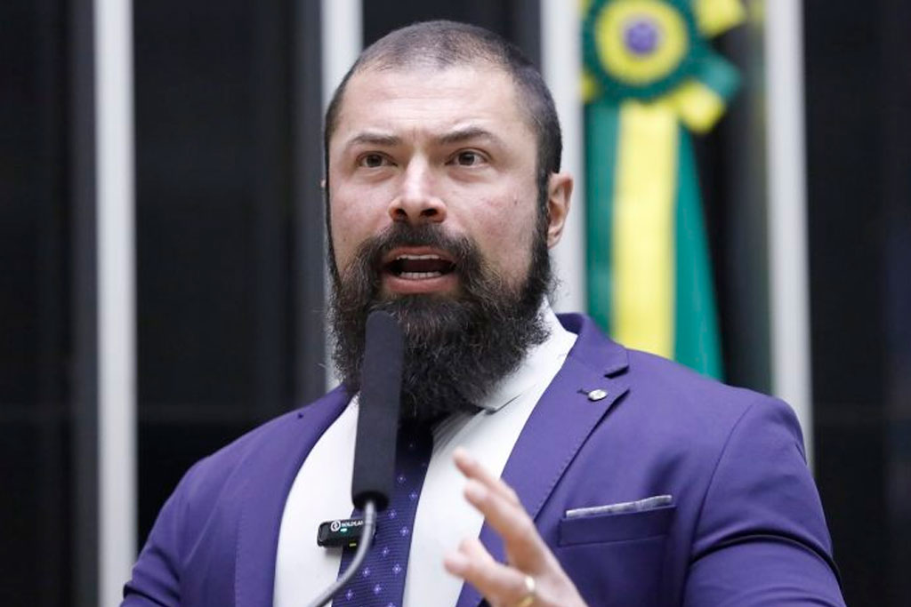 Paulo Bilynskyj (PL-SP) defende uso da telemedicina para atender bebês em áreas remotas – Foto: Mario Agra / Câmara dos Deputados
