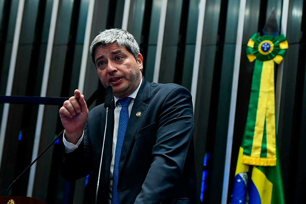 Senador Carlos Portinho (PL-RJ) apresentou um voto de repúdio à Conmebol e a seu presidente, Alejandro Domínguez – Foto: Marcos Oliveira/Agência Senado