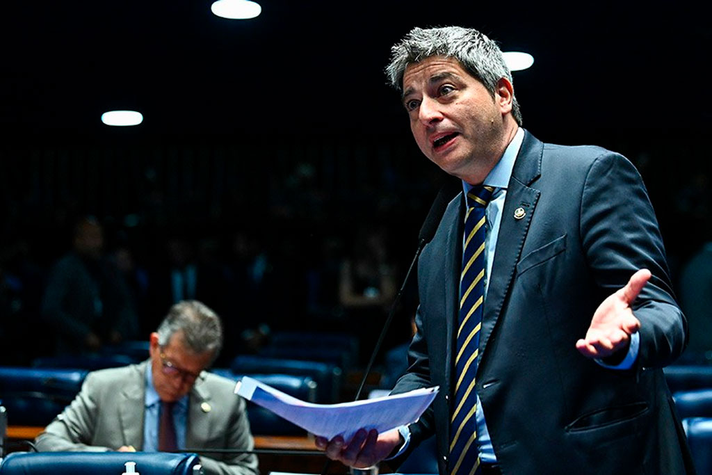 Senador Carlos Portinho (PL-RJ) apresentou projeto de decreto legislativo para derrubar exigência de visto determinada pelo governo – Foto: Andressa Anholete/Agência Senado