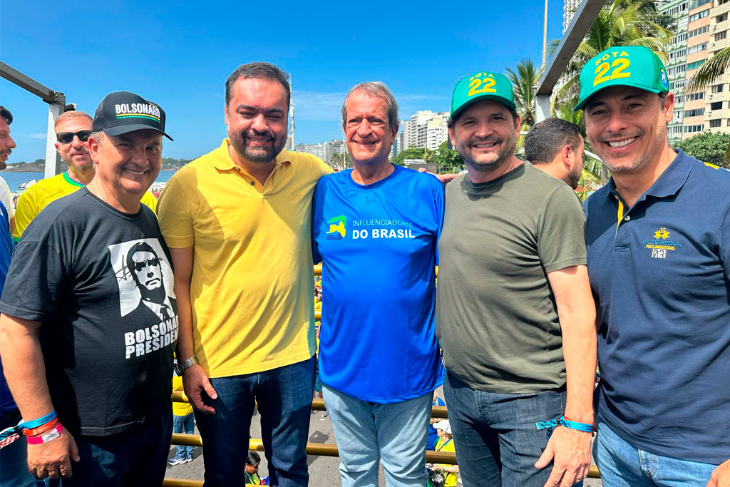 Governador de Santa Catarina, Jorginho Mello (PL-SC), Governador do Rio de Janeiro, Claudio Castro (PL-RJ), Presidente do PL, Valdemar Costa Neto, Presidente da Alesp, André do Prado (PL-SP), e o Deputado Federal, Marcio Alvino (PL-SP) - Foto: Natanael Alves/PL