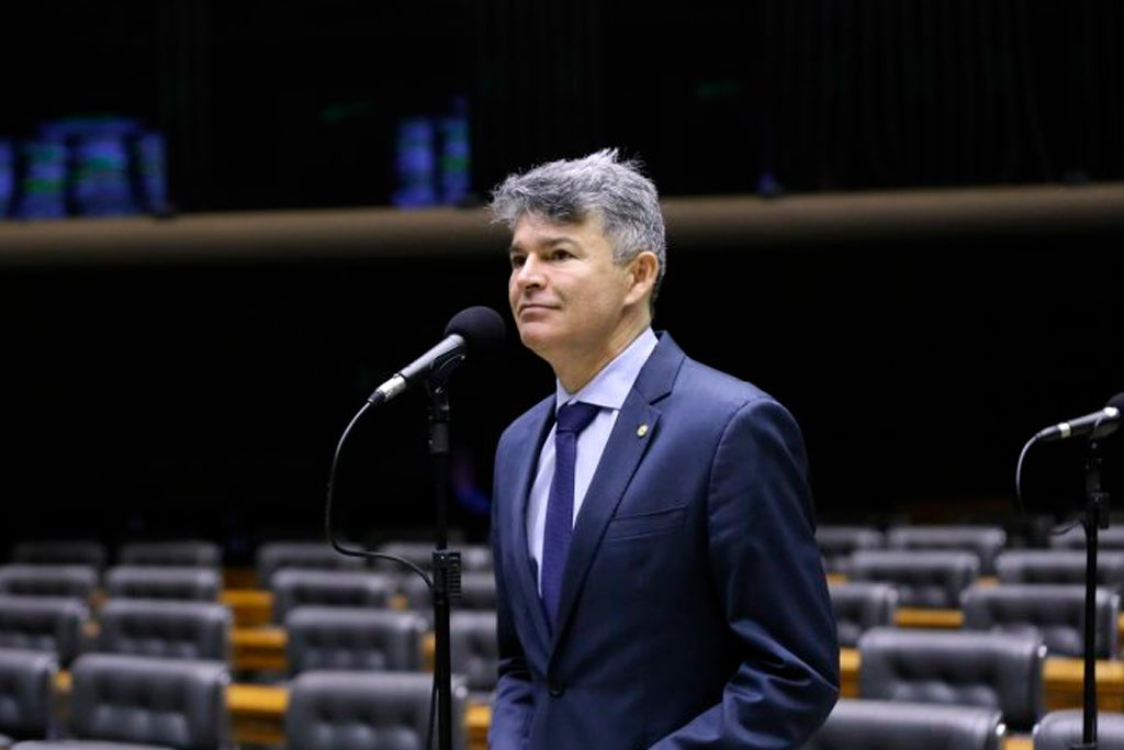 O relator, deputado José Medeiros (PL-MT), recomendou a aprovação da proposta, com alterações - Foto: Kayo Magalhães/Câmara dos Deputados