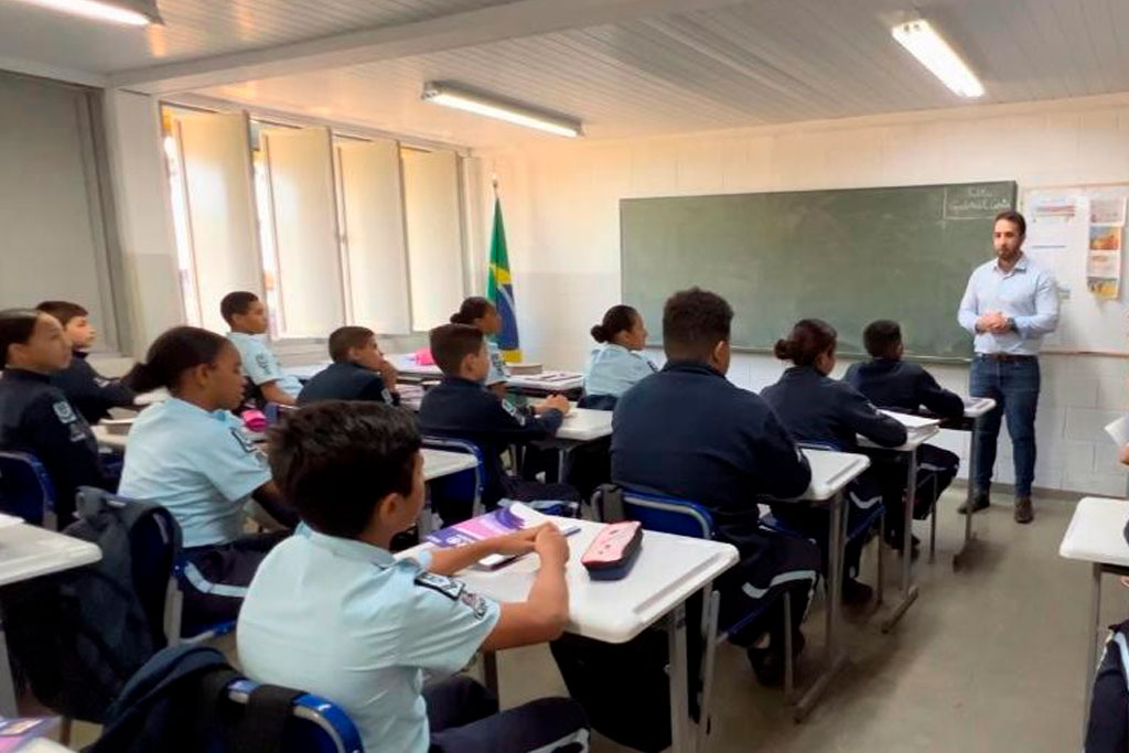 O deputado estadual Tenente Coimbra (PL-SP), idealizador da lei complementar 1.398/2024, que institui o Programa das Escolas Cívico-Militares no estado - Foto: divulgação/Fiamini • Soluções Integradas em Comunicação