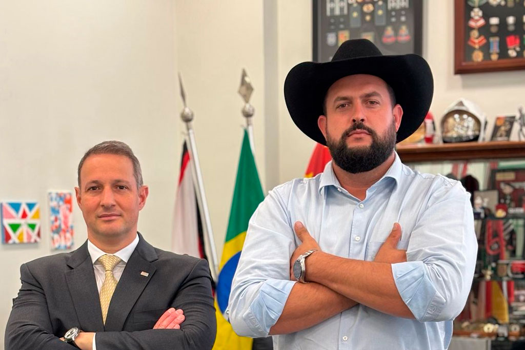 Secretário de Segurança Pública, Capitão Guilherme Derrite (PL-SP) e o Deputado Federal Zé Trovão (PL-SC) – Foto: Assessoria de Imprensa do Deputado