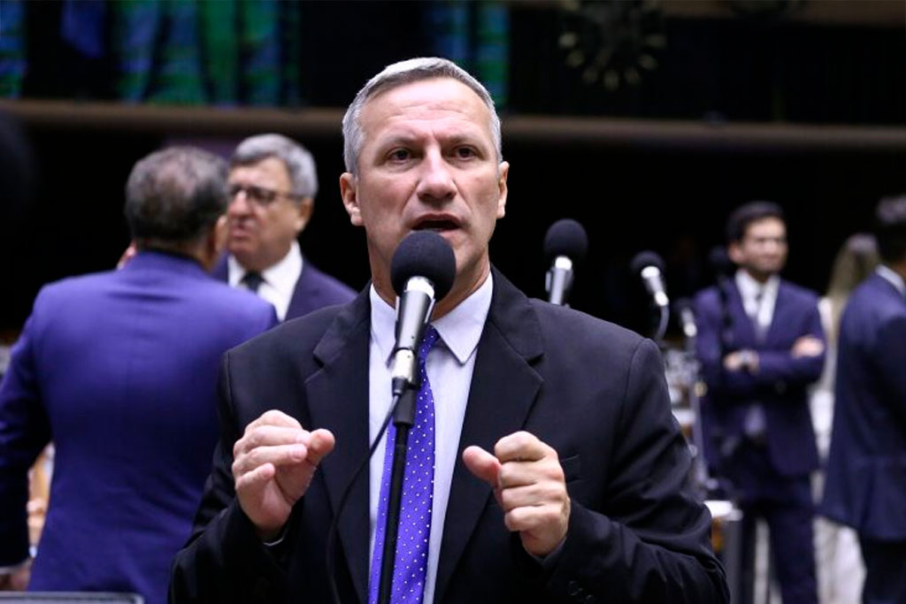 O relator, deputado Sanderson (PL-RS): medidas vão intensificar o policiamento ostensivo – Foto: Vinicius Loures/Câmara dos Deputados