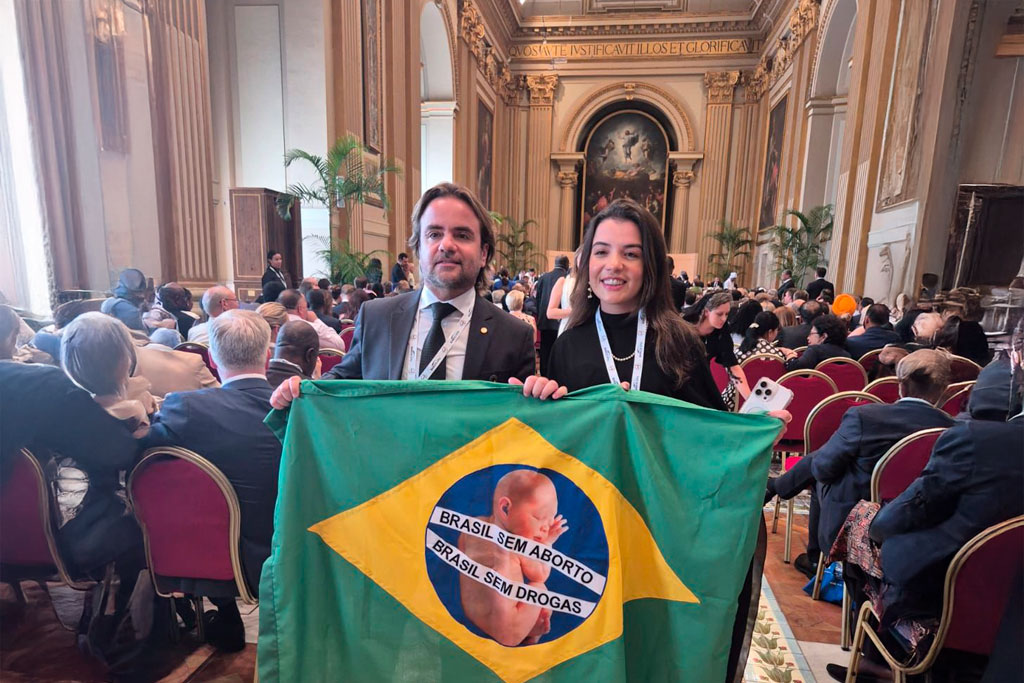Deputado federal Eros Biondini (PL-MG) participou, nos últimos dias, de uma missão oficial em Roma ao lado de sua filha, a deputada estadual Chiara Biondini - Foto: divulgação/Assessoria de Imprensa