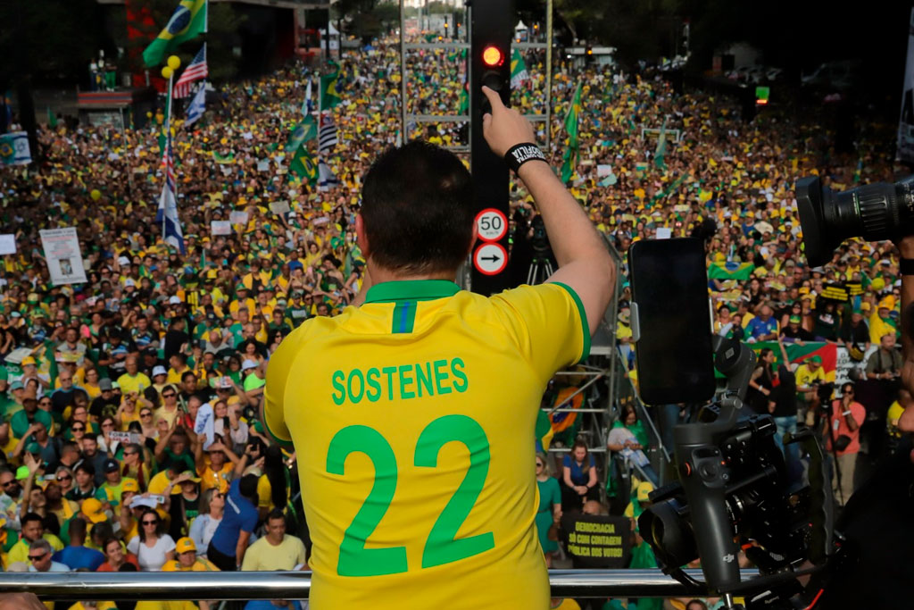“A Justiça precisa ser imparcial”: diz Líder do PL na Câmara dos Deputados, Sóstenes Cavalcante (PL-RJ) em ato na Paulista em defesa da direita conservadora - Foto: divulgação/Assessoria de Imprensa do Deputado