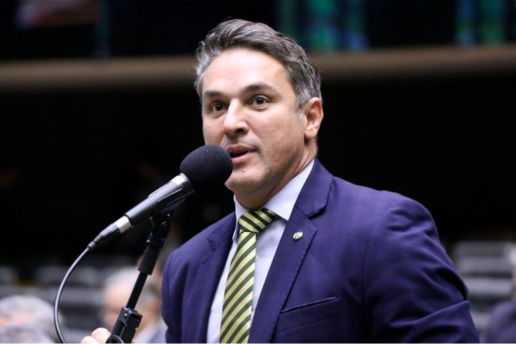 O autor do projeto deputado Zucco (PL-RS), líder da oposição na Câmara: “O governo não corta na carne, não diminui ministérios e cargos de confiança”