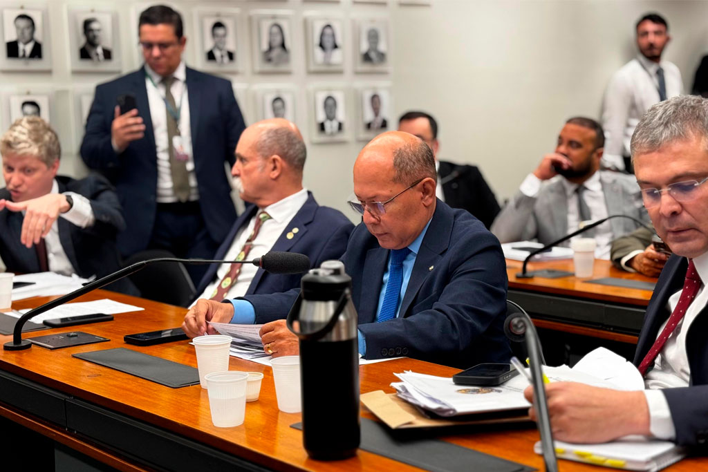 Coronel Chrisóstomo (PL-RO) questiona diretor da PF sobre fraudes no INSS e envolvimento de sindicato ligado a irmão de Lula -Foto: divulgação/Agência Câmara de Notícias