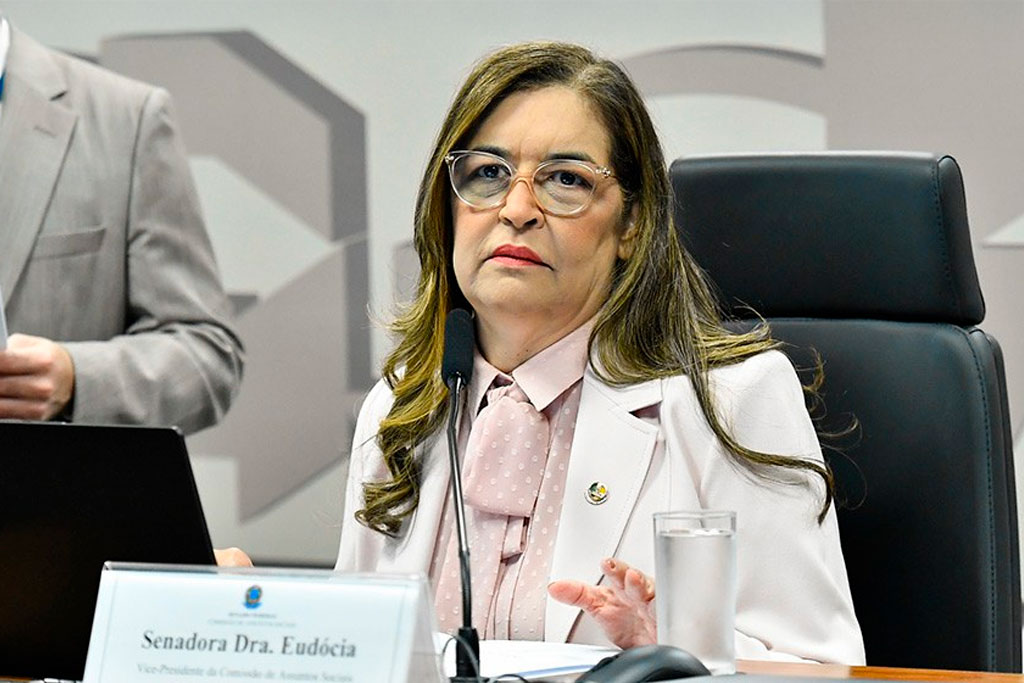 Segundo a senadora Dra. Eudócia, o objetivo é garantir o acesso do paciente a centros especializados – Foto: Geraldo Magela/Agência Senado