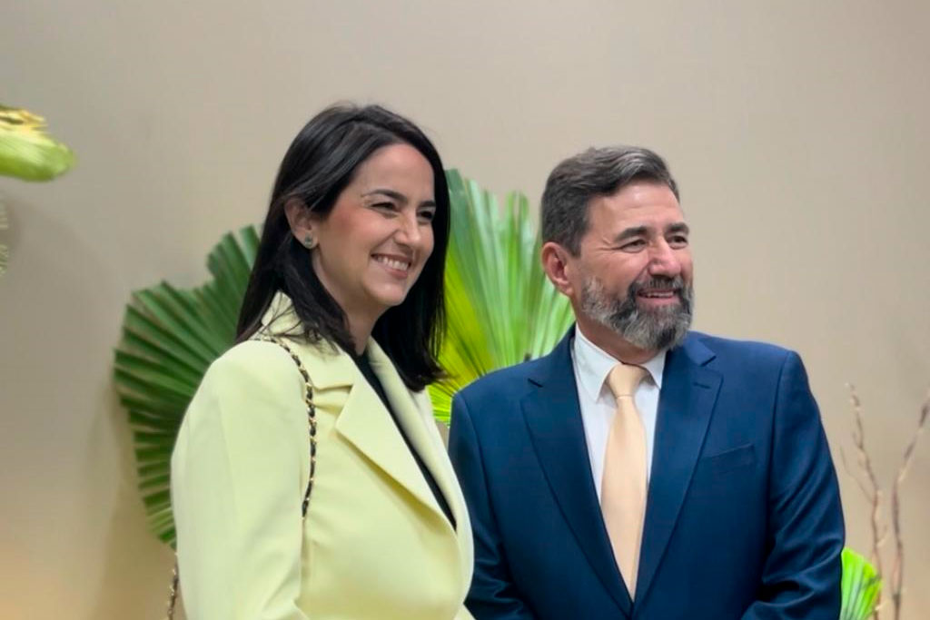 Vice-prefeita de Dourados-MS Gianni Nogueira (PL-MS) e o diretor presidente da ACED Everaldo Dias Leite - Foto: divulgação/Assessoria da Vice-prefeita