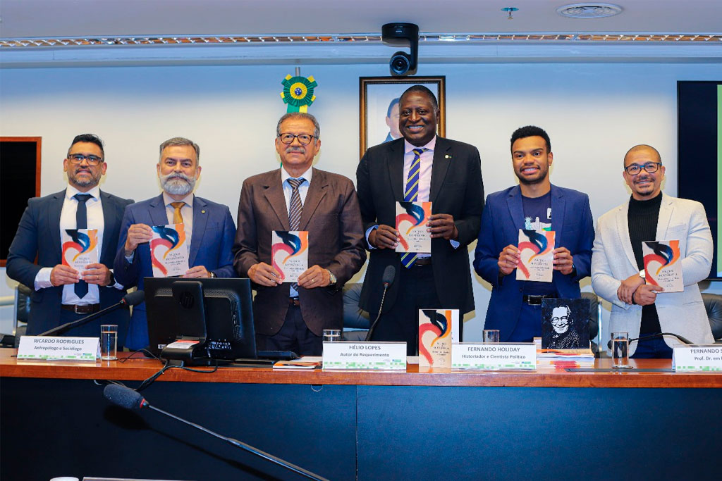 No Dia Nacional de Combate ao Racismo, Helio Lopes lança livro com intelectuais negros conservadores na Câmara - Foto: divulgação/Agência Câmara de Notícias