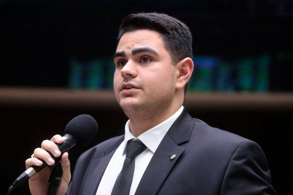 O relator, deputado Icaro de Valmir (PL-SE): são vitais para a mobilidade cotidiana das populações mais vulneráveis - Foto: Bruno Spada/Câmara dos Deputados