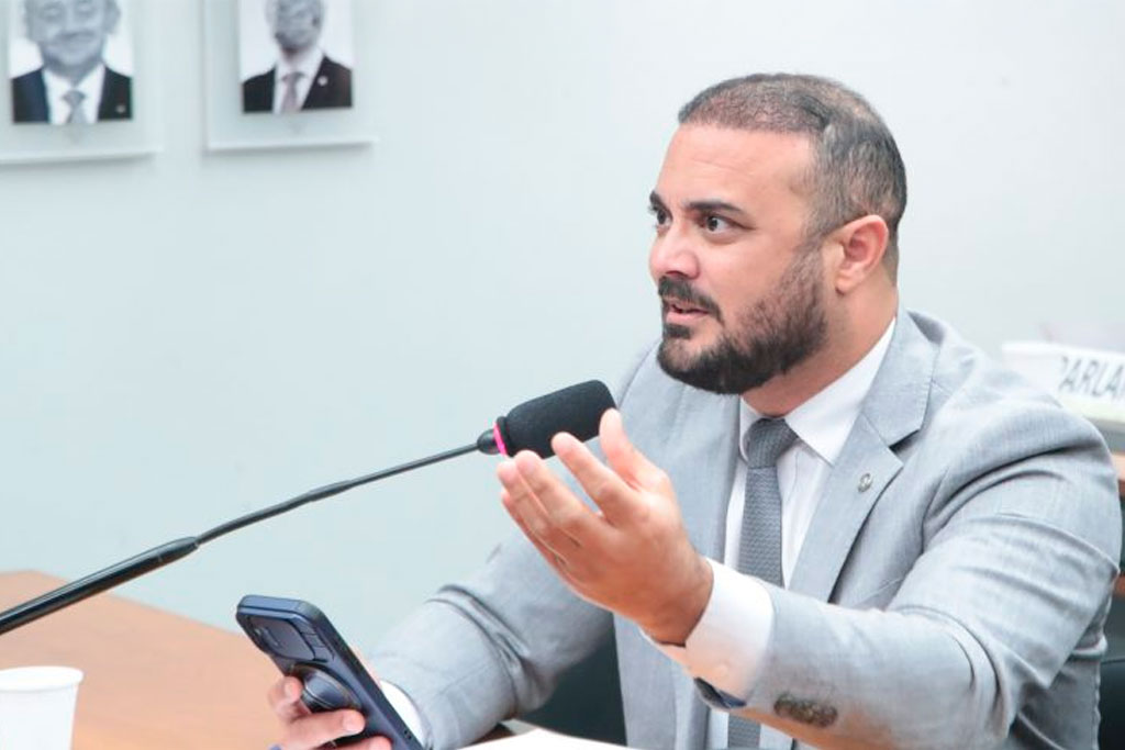 O relator, deputado Capitão Alden (PL-BA): "Assédio moral prejudica a saúde mental dos trabalhadores" - Foto: Bruno Spada / Câmara dos Deputados