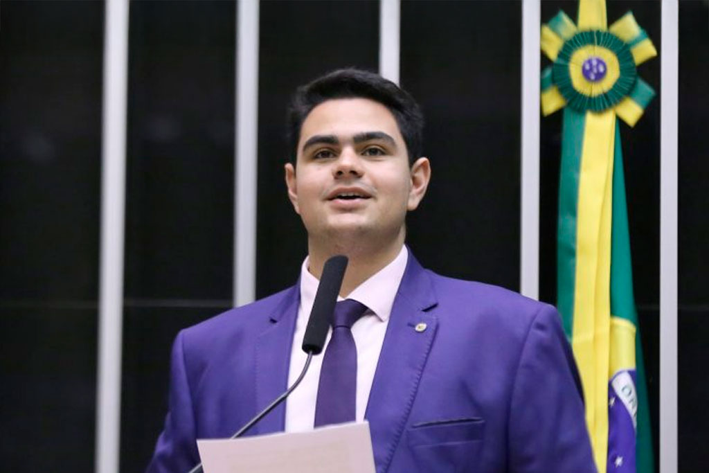 O relator, deputado Icaro de Valmir (PL-SE), recomendou a aprovação da proposta – Foto: Bruno Spada / Câmara dos Deputados