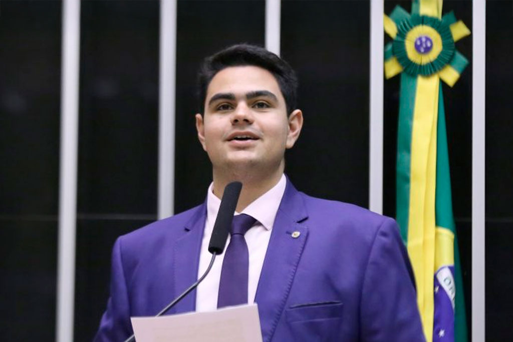 Deputado Icaro de Valmir (PL-SE) recomendou a aprovação da proposta com alterações - Foto: Bruno Spada / Câmara dos Deputados