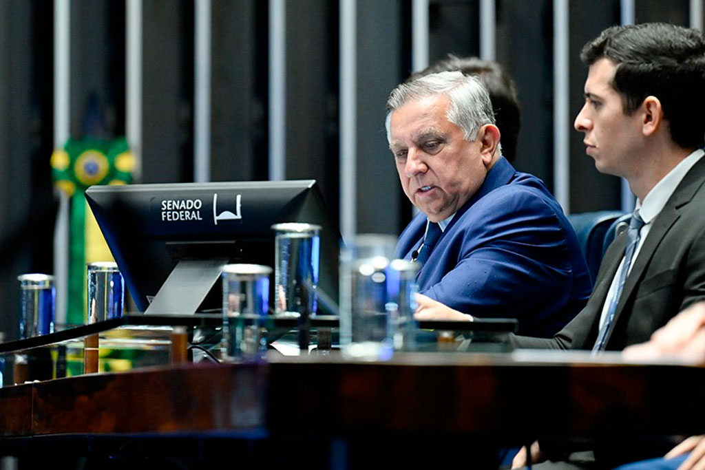 Senador Izalci Lucas (PL-DF defendeu valorização dos produtores e investimentos em órgãos como Embrapa e Emater – Foto: Andressa Anholete/Agência Senado