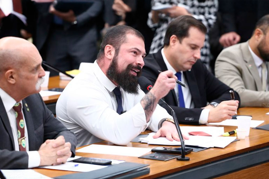 O relator, deputado Delegado Paulo Bilynskyj (PL-SP), incluiu dispositivos para resguardar identidades – Foto: Vinicius Loures/Câmara dos Deputados