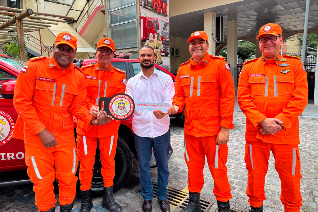 Capitão Alden (PL-BA) entrega novas viaturas para Corpo de Bombeiros Militar da Bahia - Foto: divulgação/Assessoria de Imprensa