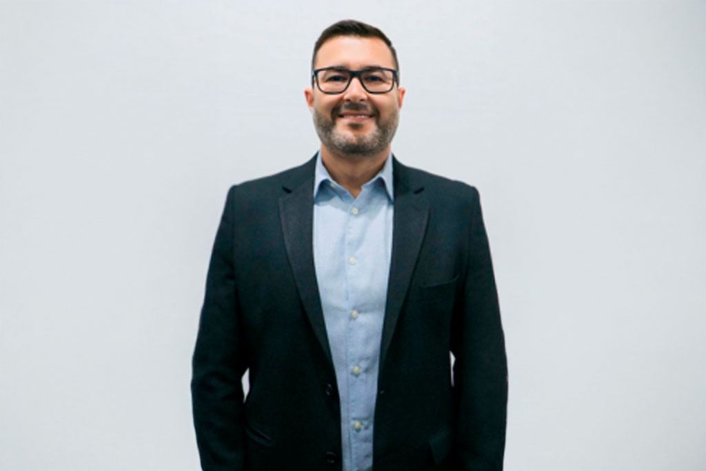 Carlos E. Avelar de Barros