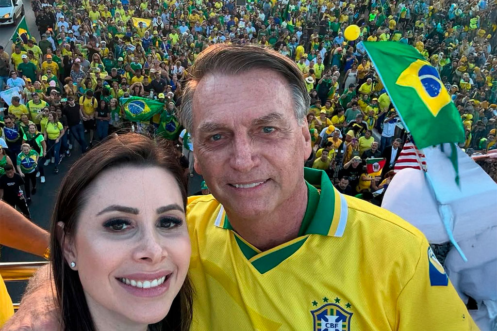 Carol De Toni (PL-SC) e o Presidente de Honra do PL Jair Bolsonaro - Foto: divulgação Assessoria de Imprensa da Deputada