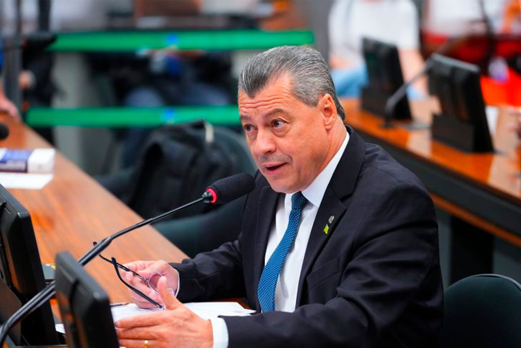 O relator, deputado Daniel Agrobom (PL-GO): medida propicia experiência mais tranquila e acolhedora a alunos com TEA – Foto: Pablo Valadares/Câmara dos Deputados