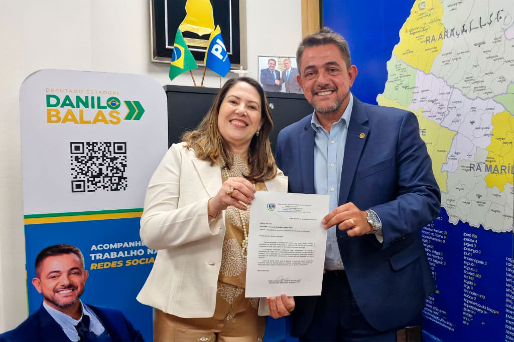 Secretária de Educação da cidade de Casa Branca, Raquel Gonçalves Octávio e o Deputado Estadual Danilo Balas (PL-SP) - Foto: Jonathas Ventura
