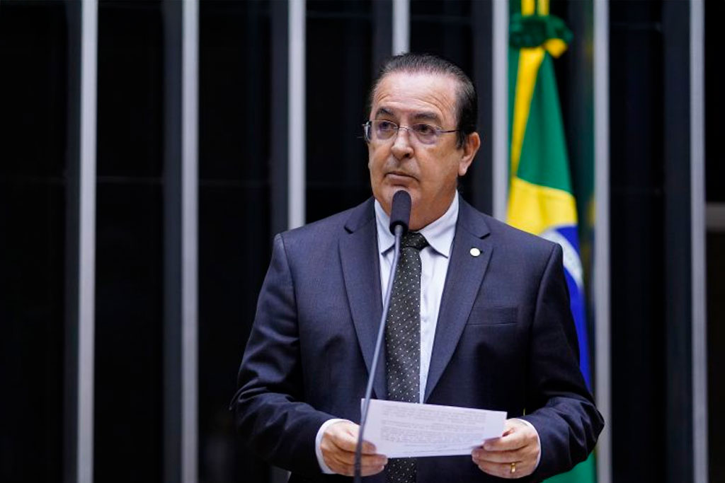 O autor da proposta, deputado Luiz Carlos Motta (PL-SP): "É necessário implementar recursos de aprendizagem para todos os estudantes da rede de ensino" - Foto: Pablo Valadares/Câmara dos Deputados