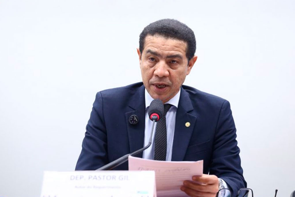 Deputado Pastor Gil (PL-MA): "Projeto quer incentivar os adimplentes e não incentivar a inadimplência" - Foto: Vinicius Loures/Câmara dos Deputados