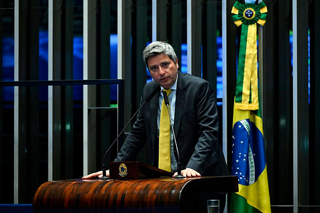Senador Carlos Portinho (PL-RJ) critica texto da PEC do mandato parlamentar – Foto: Carlos Moura/Agência Senado