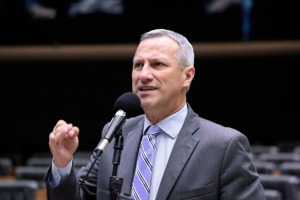 O relator, deputado Sanderson (PL-RS): projeto contribui para reduzir a precarização do trabalho – Foto: Kayo Magalhães / Câmara dos Deputados