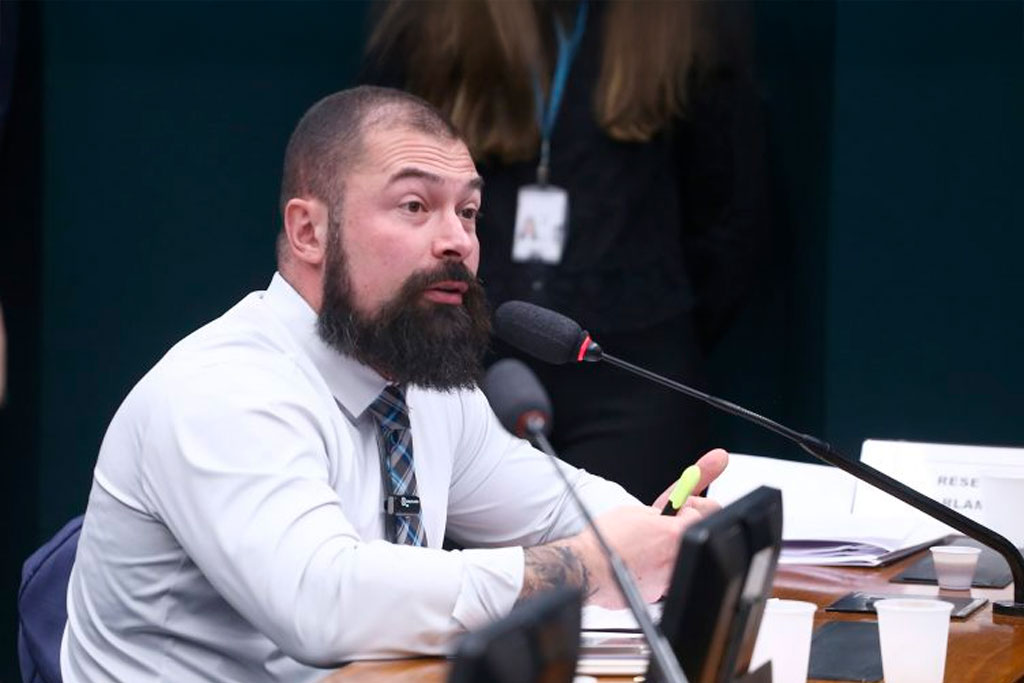 O relator Delegado Paulo Bilynskyj (PL-SP): texto estabelece direitos e deveres dos profissionais – Foto: Vinicius Loures / Câmara dos Deputados