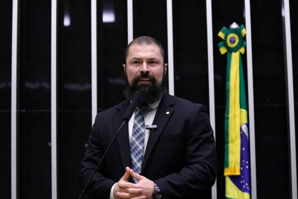 O deputado Delegado Paulo Bilynskyj (PL-SP) propôs diálogo entre os Poderes e a sociedade civil para construção da nova lei – Foto: Kayo Magalhães / Câmara dos Deputados