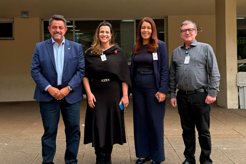 Da esquerda para a direita: Deputado Danilo Balas (PL-SP), Dra. Jéssica Muniz, a assistente da diretoria Andrea Batista e Dr. Walter Schilis- Foto: divulgação/Assessoria de Imprensa do Deputado