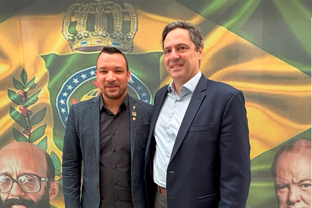 Vereador Dylan Dantas (PL-SP) e o deputado federal Luiz Philippe de Orleans e Bragança (PL-SP) - Foto: divulgação/Câmara Municipal de Sorocaba