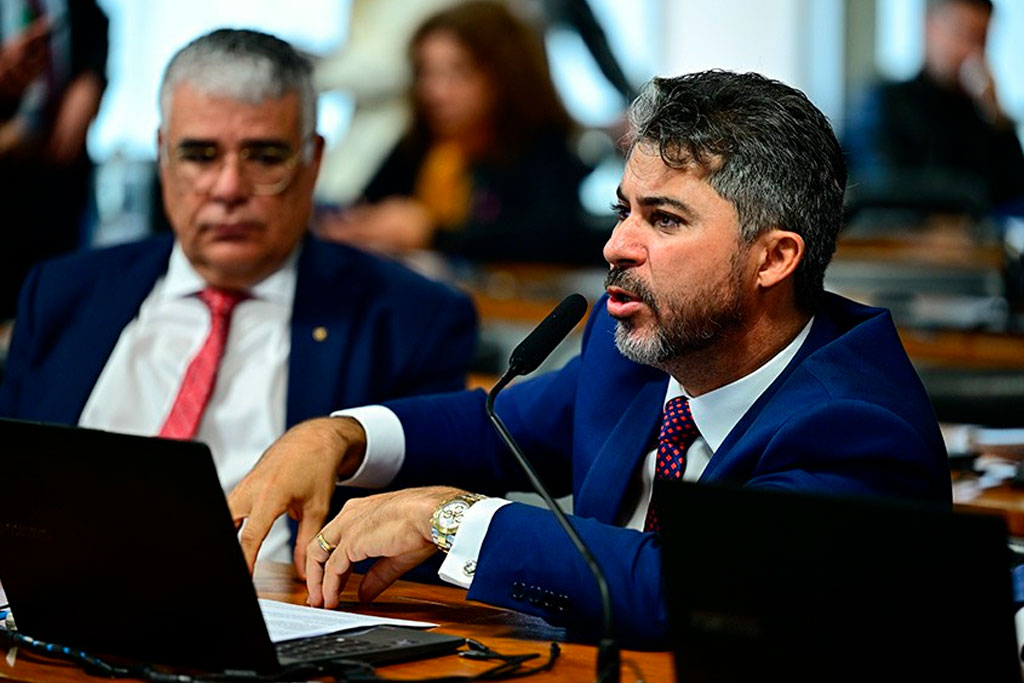 O senador Marcos Rogério (PL-RO) apresentou relatório favorável ao PL 4.167/2023, de Eduardo Girão; texto vai à CAS – Foto: Saulo Cruz/Agência Sena O senador Marcos Rogério apresentou relatório favorável ao PL 4.167/2023, de Eduardo Girão; texto vai à CAS – Foto: Saulo Cruz/Agência Sena
