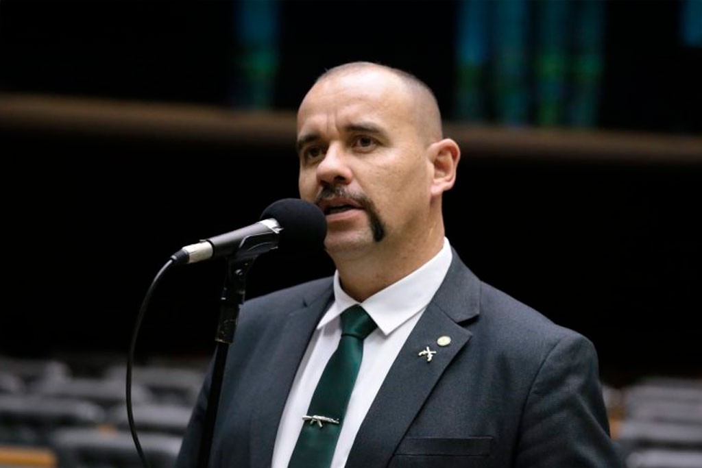 O texto aprovado é o substitutivo do relator, deputado Sargento Gonçalves (PL-RN) - Foto: Kayo Magalhães / Câmara dos Deputados