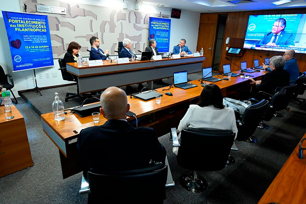 Audiência pública presidida por Astronauta Marcos Pontes na CAS colocou em debate situação das Santas Casas – Foto: Andressa Anholete/Agência Senado